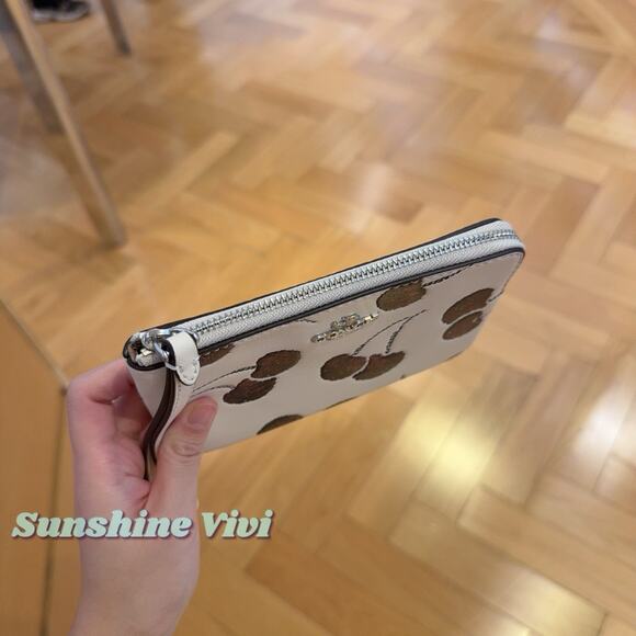 NWT Coach Corner Zip Wristlet With Cherry Print CDF05 Silver CHALK MULTI - Picture 4 of 5